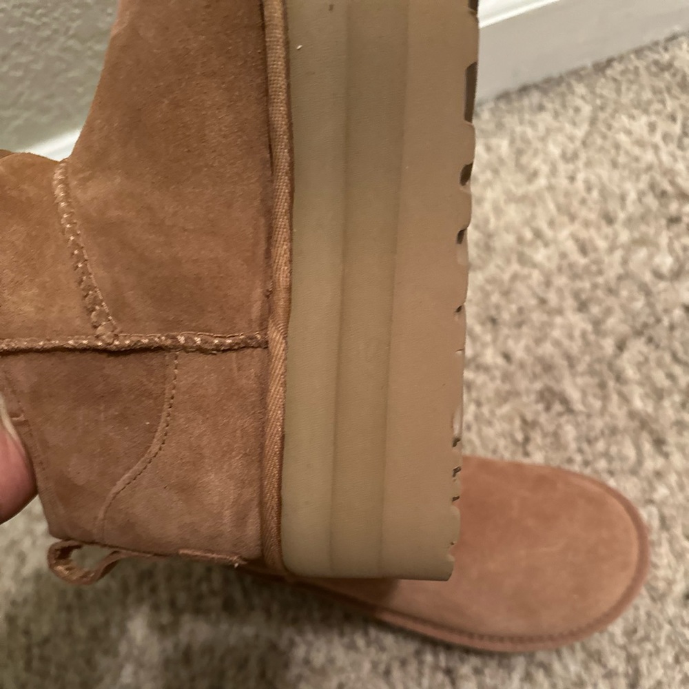 UGG - Picture 5 of 10
